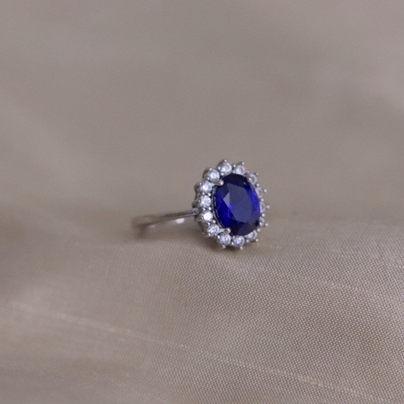 Sterling Silver Blue Cubic Zirconia Halo Style Ring - Size 6 - Picture 3 of 10